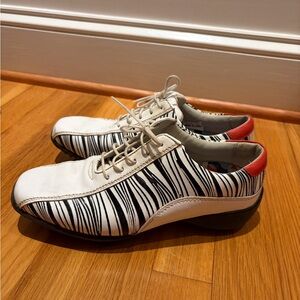 Women’s Size 7.5 Foot Joy Lo Pro Collection White Leather Black Zebra Print